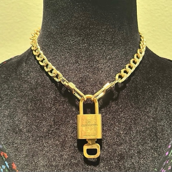 Louis Vuitton #317 Lock and Key - Picture 1 of 5